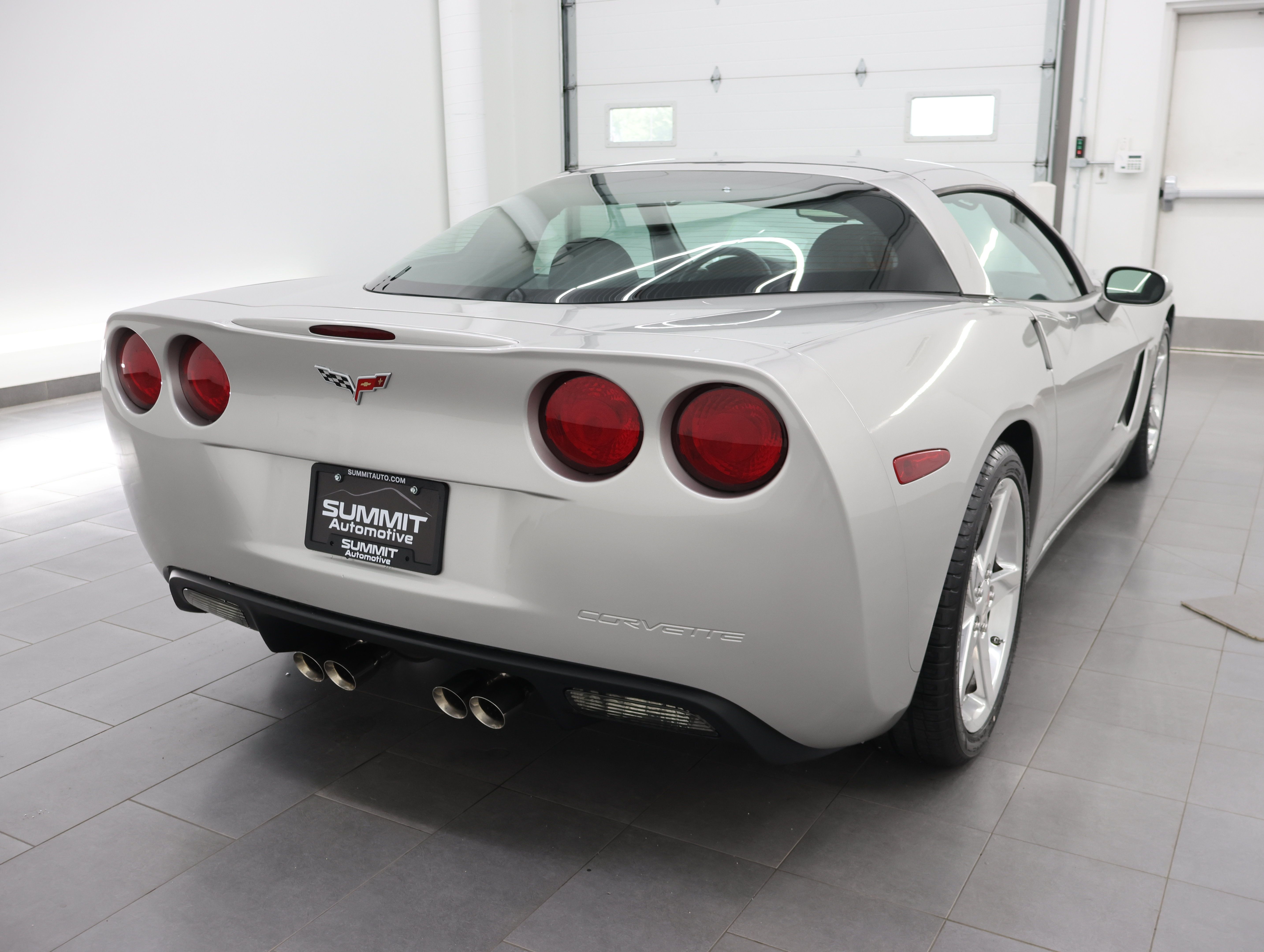 Used 2005 Chevrolet Corvette Coupe w/ Preferred Equipment Group RWD image 4