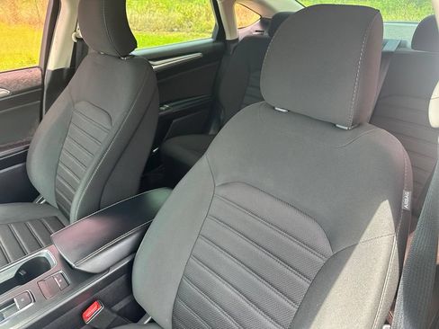 Used 2019 Ford Fusion SE FWD image 23