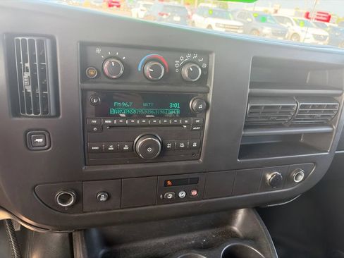 Used 2014 GMC Savana 1500 LT AWD/4WD image 16