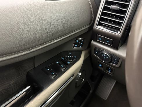 Used 2021 Ford Expedition Limited w/ Equipment Group 302A AWD/4WD image 18