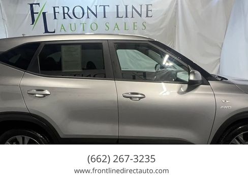 Used 2023 Kia Seltos LX AWD/4WD image 8