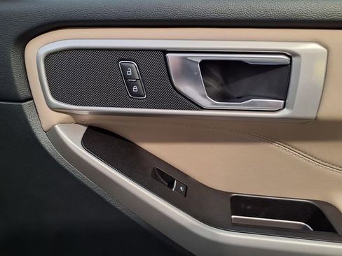 Used 2024 Ford Explorer XLT w/ Equipment Group 202A image 31