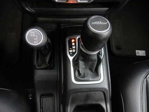 Used 2023 Jeep Gladiator Sport AWD/4WD image 10