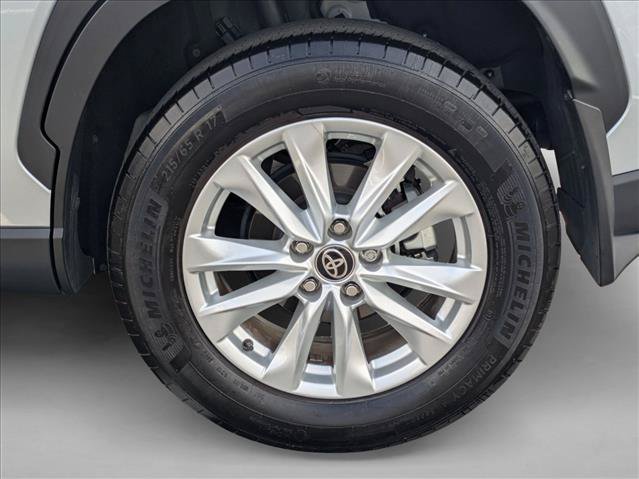 Used 2025 Toyota Corolla Cross LE FWD image 23