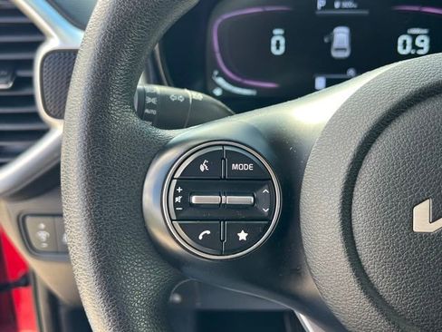 Used 2023 Kia Soul LX image 21