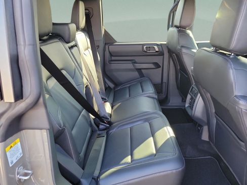 New 2025 Ford Bronco Outer Banks w/ Black Appearance Package image 24