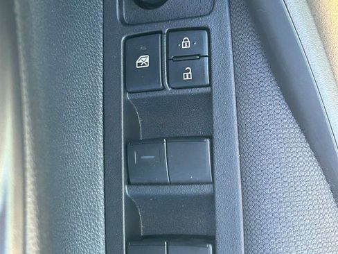 Certified 2025 Toyota Corolla LE image 22