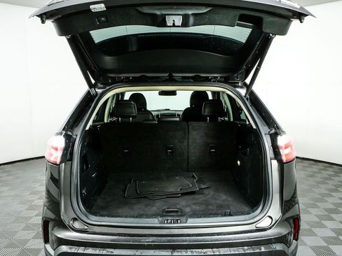 Used 2019 Ford Edge Titanium FWD image 32