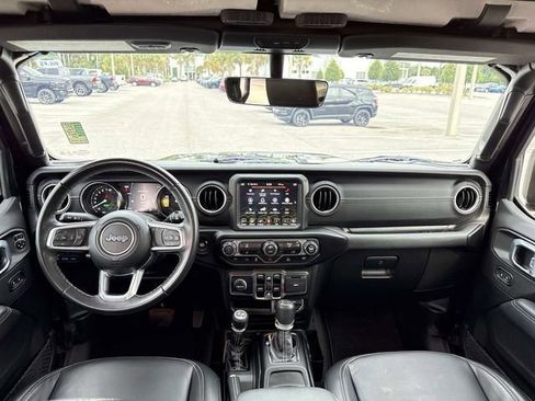 Used 2022 Jeep Wrangler Unlimited Sahara AWD/4WD image 12