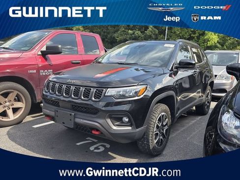 Used 2024 Jeep Compass Trailhawk AWD/4WD image 1
