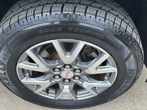 Certified 2020 GMC Acadia SLT FWD image 11