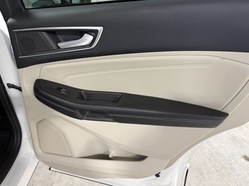 Used 2022 Ford Edge Titanium AWD/4WD image 10