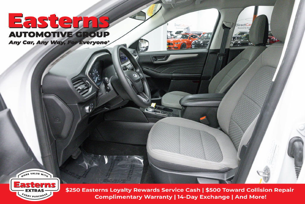 Used 2022 Ford Escape SE FWD image 14