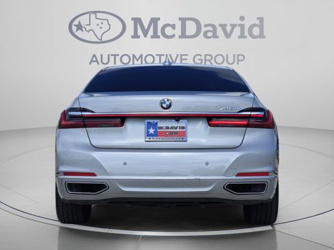 Used 2020 BMW 740i w/ Premium Package RWD image 5