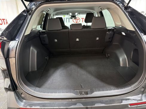 Used 2025 Toyota RAV4 XLE AWD/4WD image 16