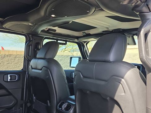 Used 2024 Jeep Gladiator Rubicon image 16