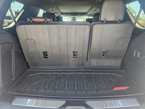 Used 2023 GMC Yukon Denali Ultimate AWD/4WD image 32