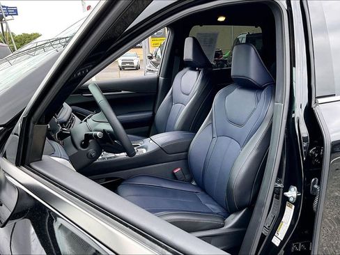 Certified 2026 INFINITI QX60 Sport w/ Dark Cargo Package image 37