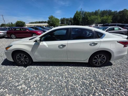 Used 2014 Nissan Altima 2.5 S w/ Sport Value Package FWD image 8