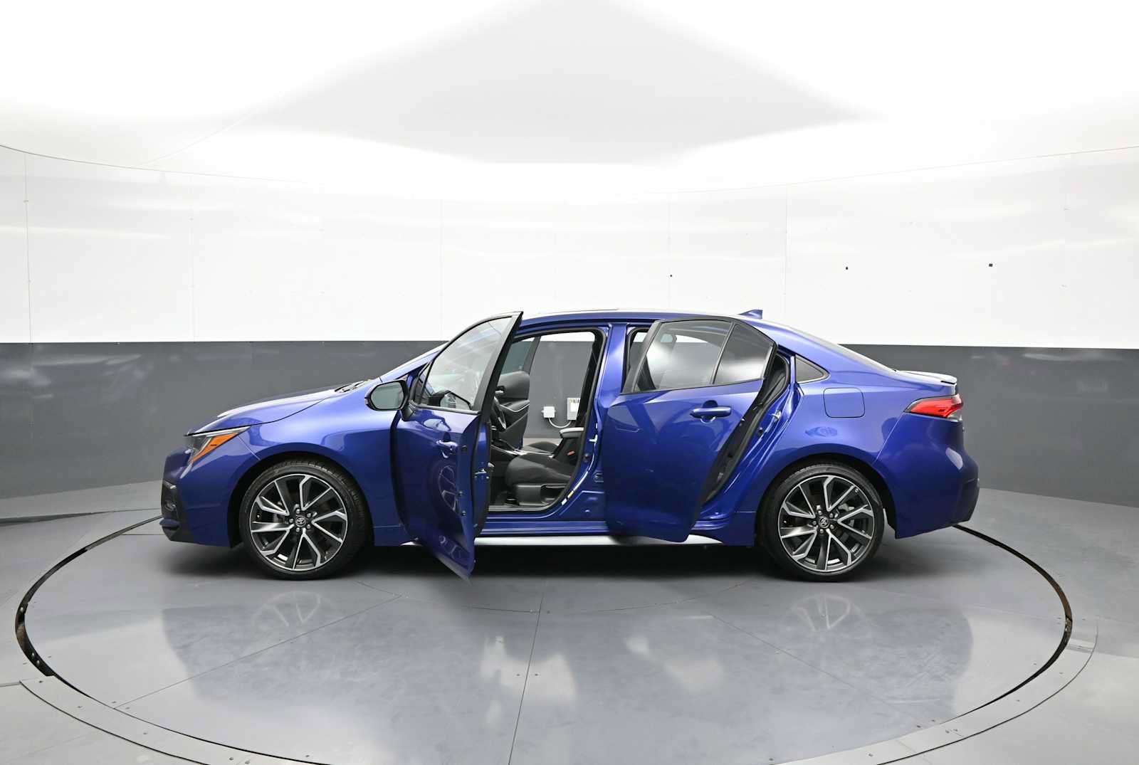 Used 2022 Toyota Corolla SE w/ SE Premium Package FWD image 42