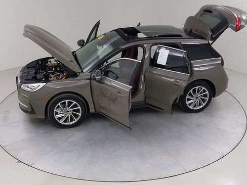 Used 2025 Lincoln Corsair Grand Touring w/ Towing Package image 55