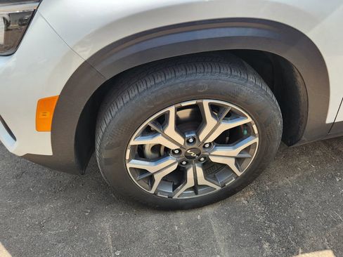 Certified 2023 Kia Seltos EX AWD/4WD image 14