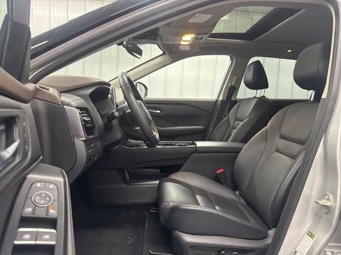 Used 2023 Nissan Rogue SL AWD/4WD image 12