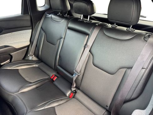 Used 2021 Chevrolet TrailBlazer LS FWD image 13