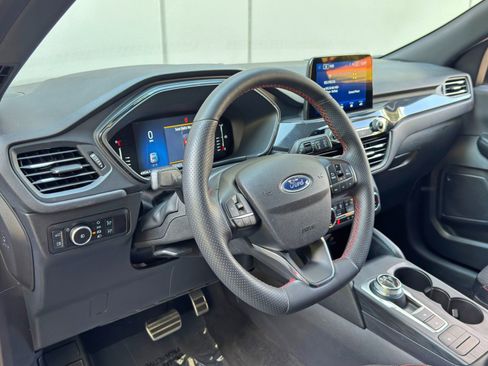 Used 2023 Ford Escape ST-Line Select AWD/4WD image 12