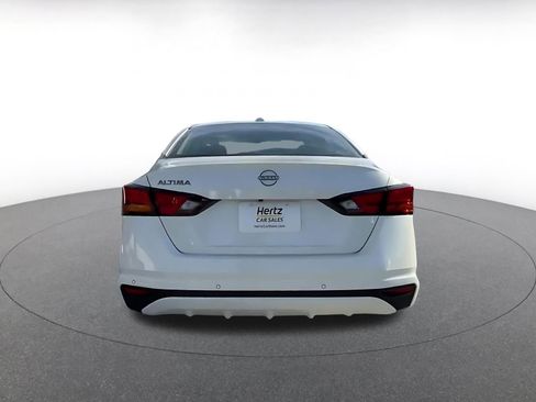 Used 2025 Nissan Altima 2.5 SV image 12