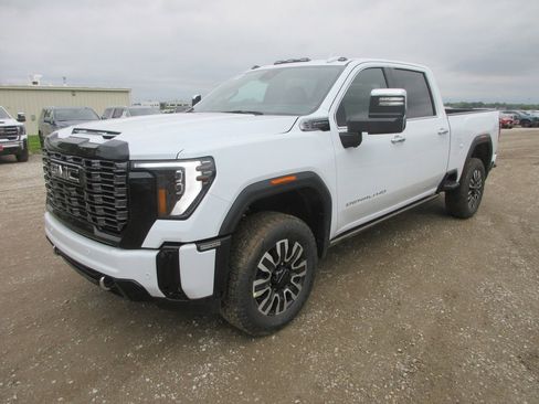 New 2026 GMC Sierra 2500 Denali Ultimate AWD/4WD image 11