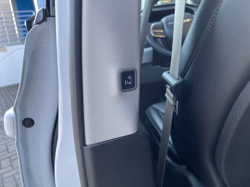 Used 2024 Chrysler Pacifica Touring-L image 38