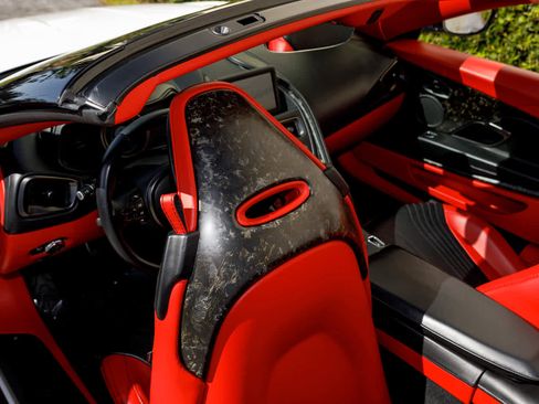 Used 2019 Aston Martin DB11 Volante image 56