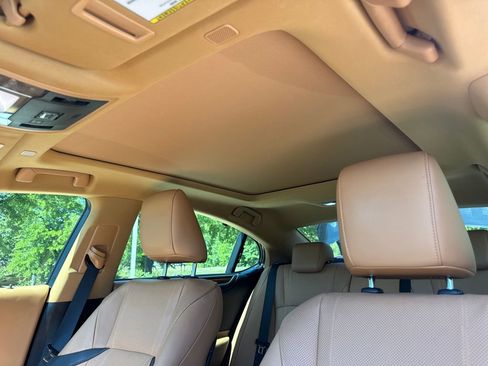 Used 2022 Lexus ES 350 Ultra Luxury w/ Accessory Package 2 FWD image 29