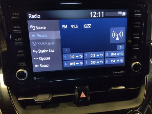 Used 2022 Toyota Corolla LE FWD image 25