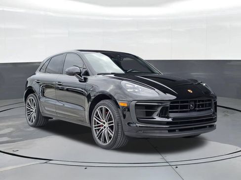 Certified 2023 Porsche Macan S AWD/4WD image 7