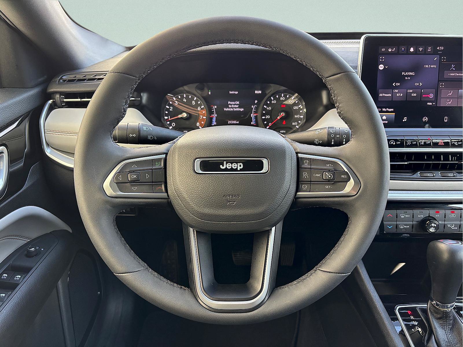 Used 2025 Jeep Compass Limited AWD/4WD image 17