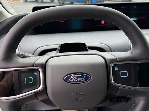 New 2026 Ford Expedition Active AWD/4WD image 15