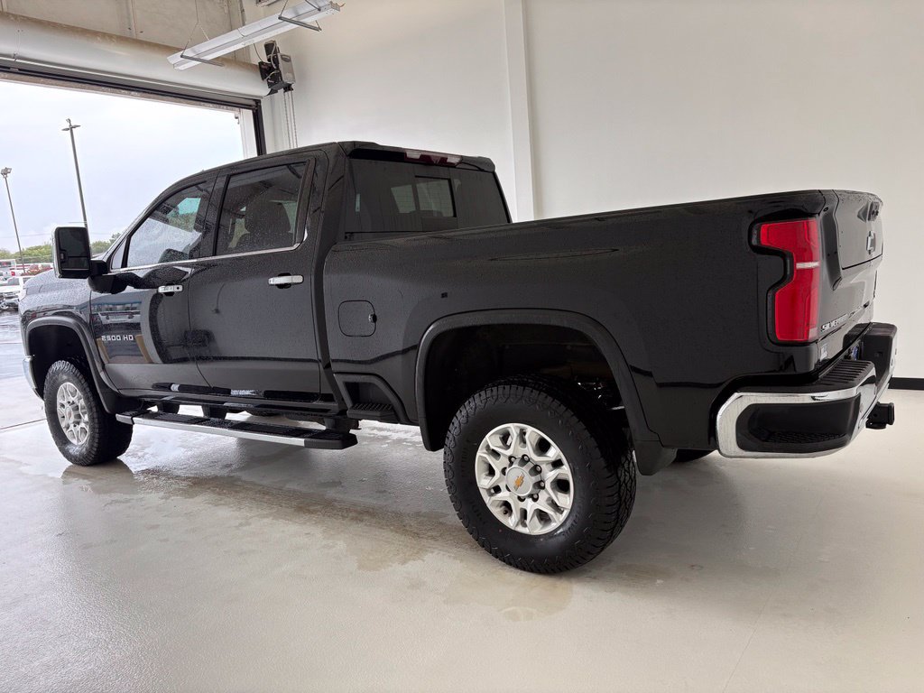 Used 2024 Chevrolet Silverado 2500 LTZ w/ LTZ Premium Package AWD/4WD image 17