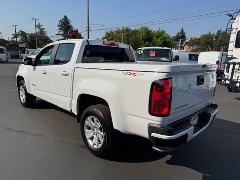 Used 2022 Chevrolet Colorado LT AWD/4WD image 2