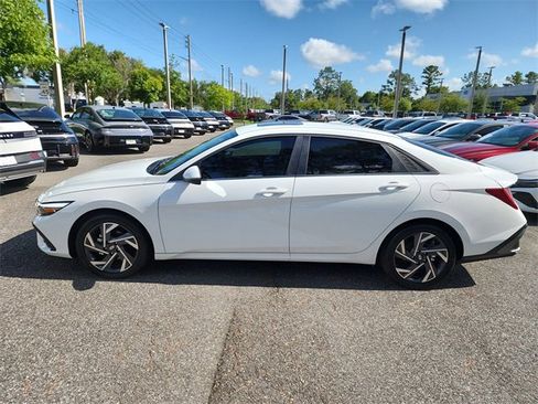 New 2025 Hyundai Elantra Limited image 5