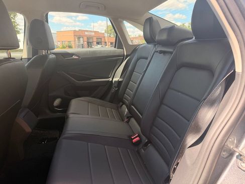 Used 2024 Volkswagen Jetta SE FWD image 17