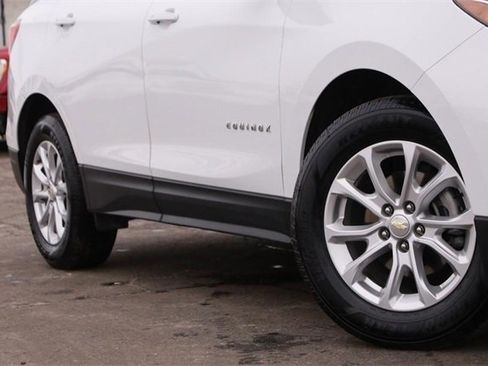 Used 2019 Chevrolet Equinox LT image 3
