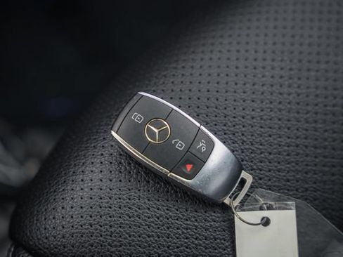 Used 2021 Mercedes-Benz GLC 300 4MATIC image 45