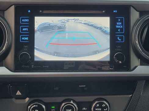 Used 2016 Toyota Tacoma TRD Sport w/ Towing Package image 25