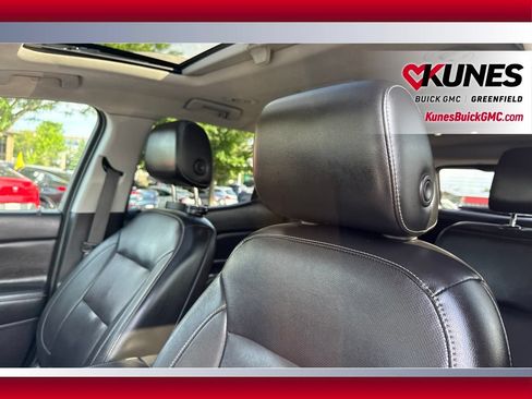 Used 2018 GMC Acadia SLT AWD/4WD image 13
