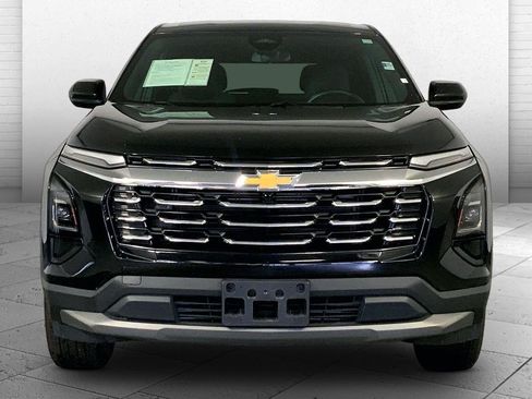 Used 2025 Chevrolet Equinox LT FWD image 2