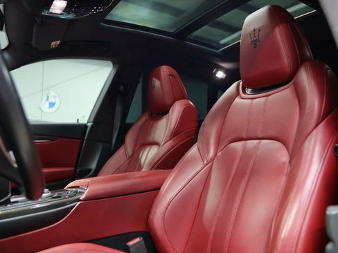 Used 2018 Maserati Levante S GranSport image 25