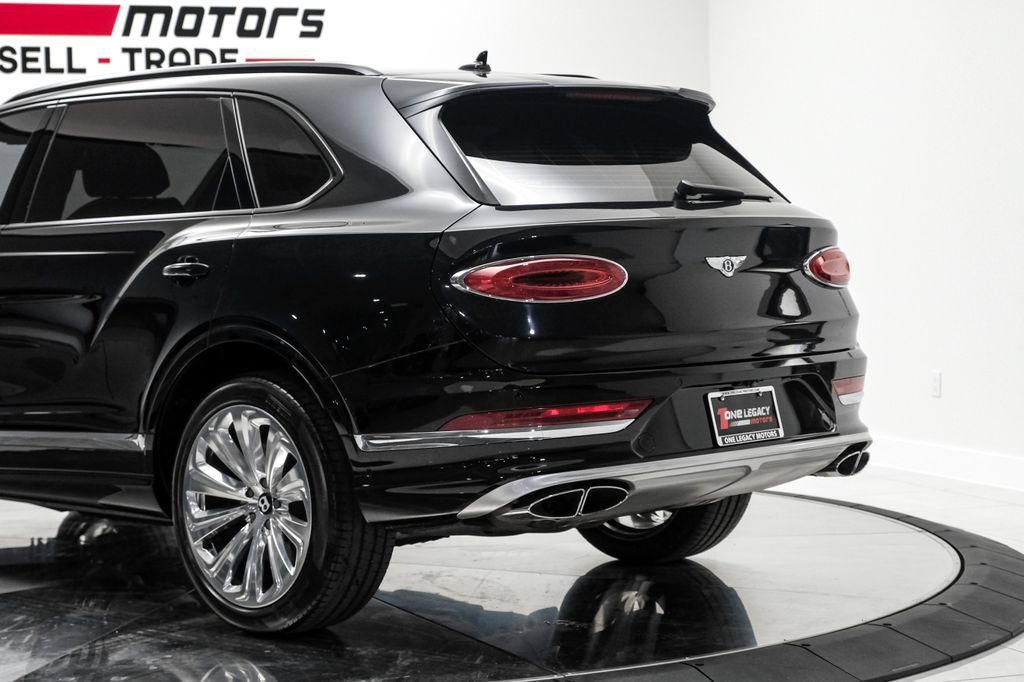 Used 2023 Bentley Bentayga Extended Wheelbase AWD/4WD image 16