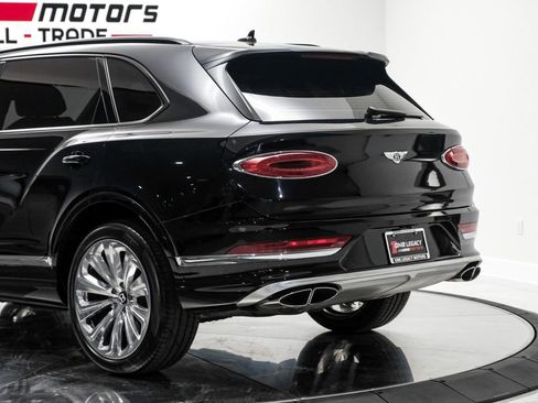 Used 2023 Bentley Bentayga Extended Wheelbase AWD/4WD image 16